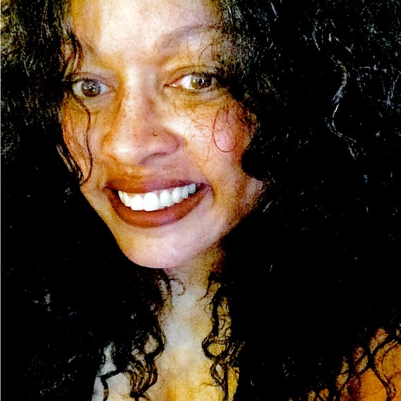 Meet your Posher, Tiffany - Picture 1 of 1